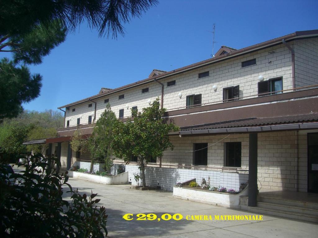 Hotel Menta E Rosmarino Monte SantʼAngelo Εξωτερικό φωτογραφία