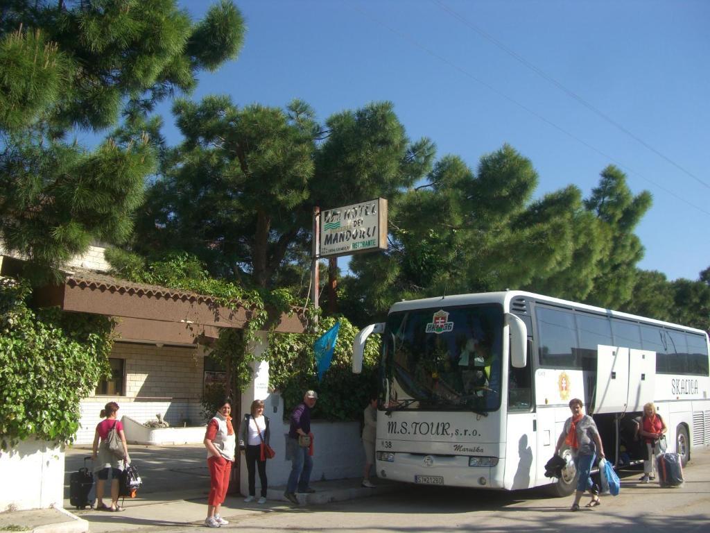 Hotel Menta E Rosmarino Monte SantʼAngelo Εξωτερικό φωτογραφία
