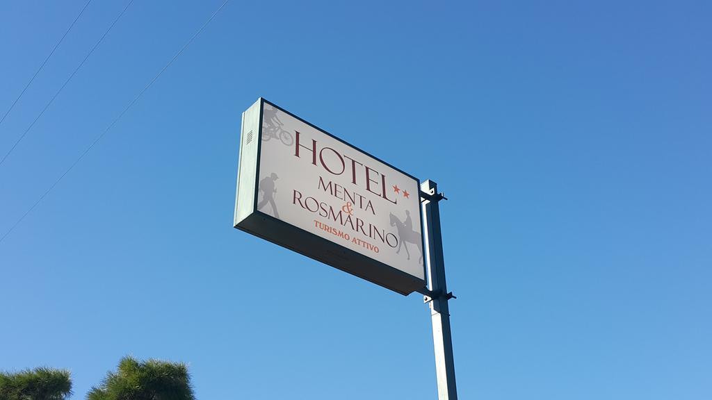 Hotel Menta E Rosmarino Monte SantʼAngelo Εξωτερικό φωτογραφία