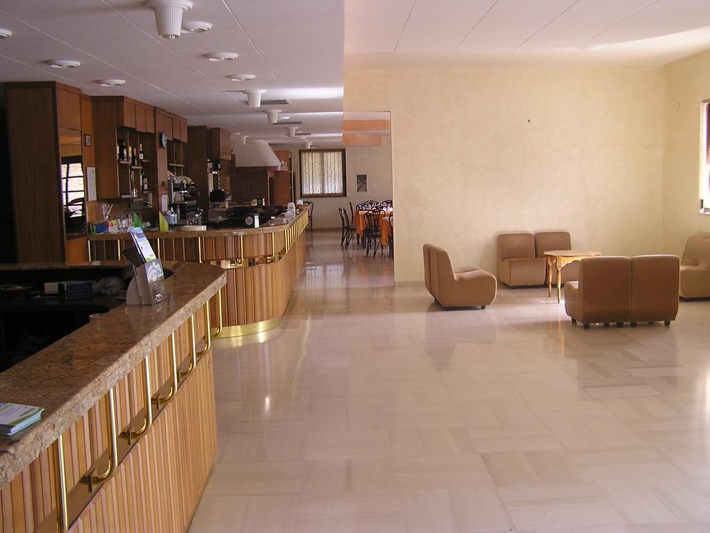 Hotel Menta E Rosmarino Monte SantʼAngelo Εξωτερικό φωτογραφία