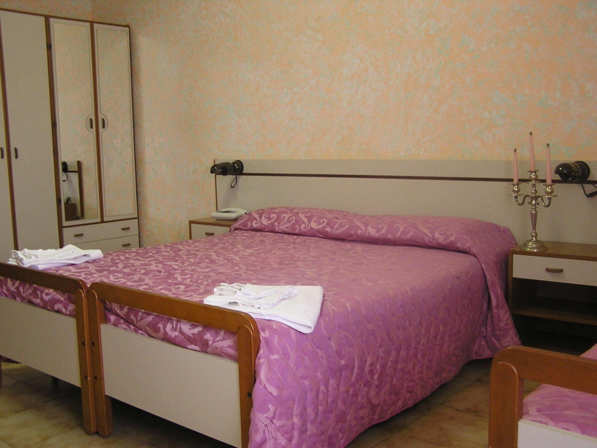 Hotel Menta E Rosmarino Monte SantʼAngelo Εξωτερικό φωτογραφία